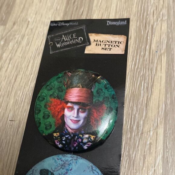 Disney Disneyland Alice thru the looking glass mad hatter Chester cat the queen - Picture 1 of 4
